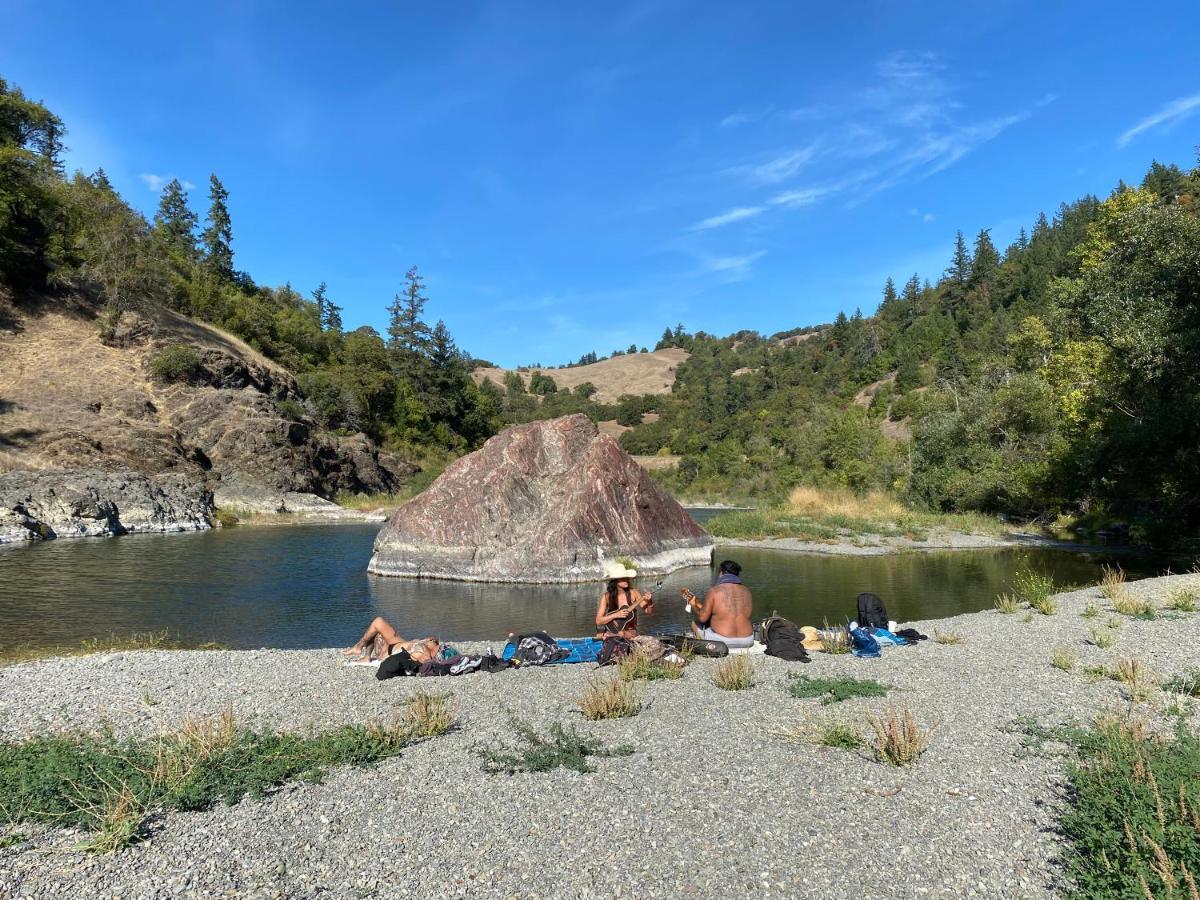 Hotel Glamping In The Redwoods With A Hot Tub! Garberville Exterior foto